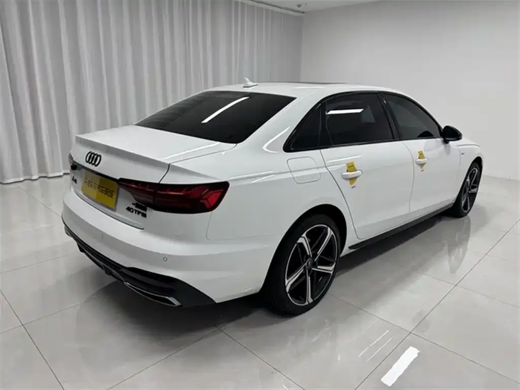 Audi A4L 2023 из CN, фото 6