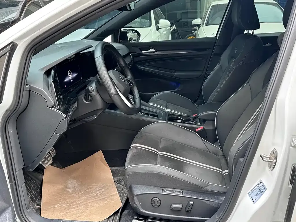 Volkswagen Golf 2022 из CN, фото 10