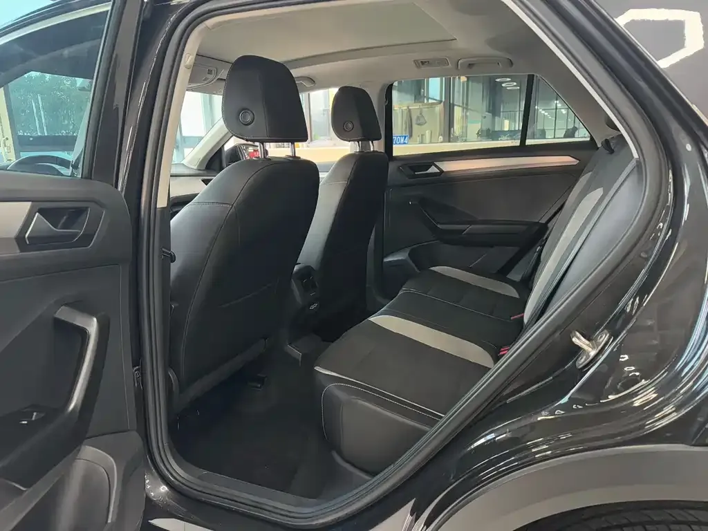 Volkswagen T-Roc 2023 из CN, фото 3