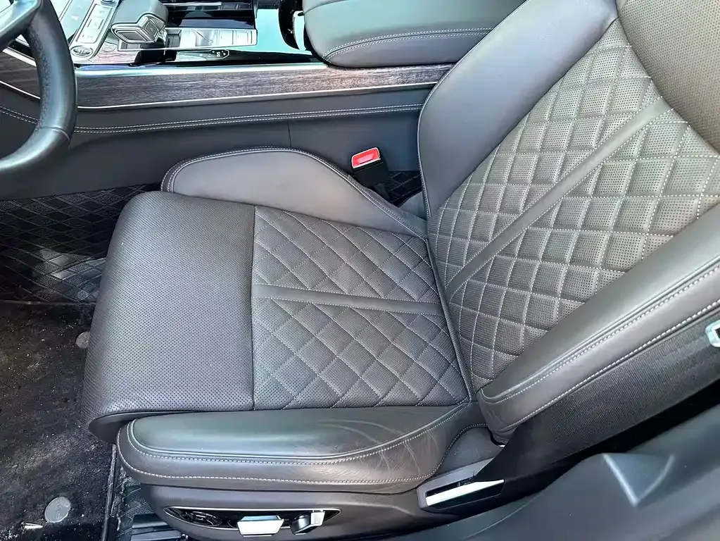 Audi A8 2023 из CN, фото 8