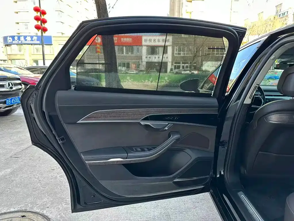 Audi A8 2023 из CN, фото 6