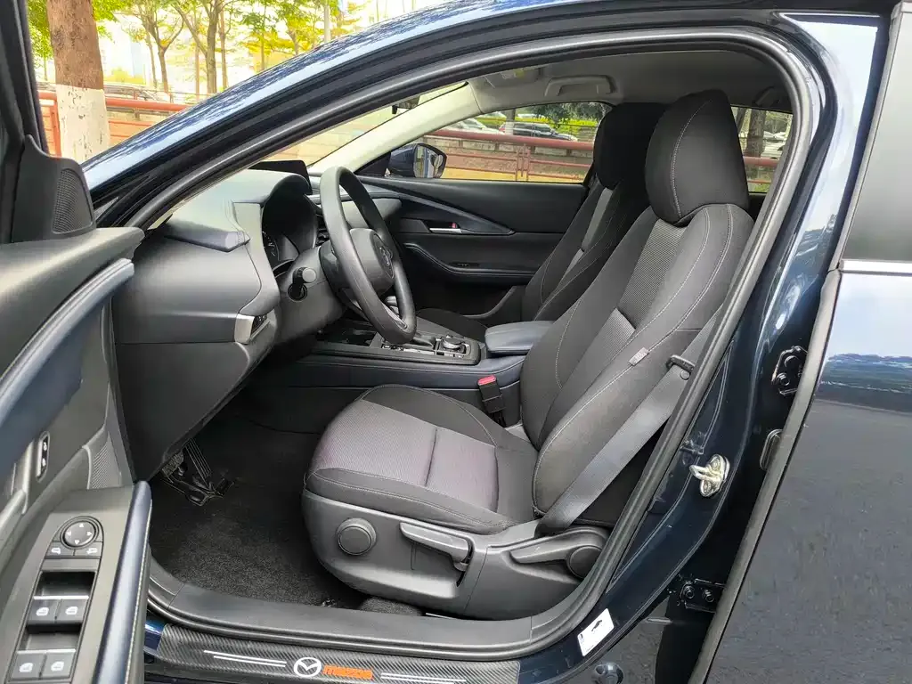 Mazda CX-30 2021 из CN, фото 7