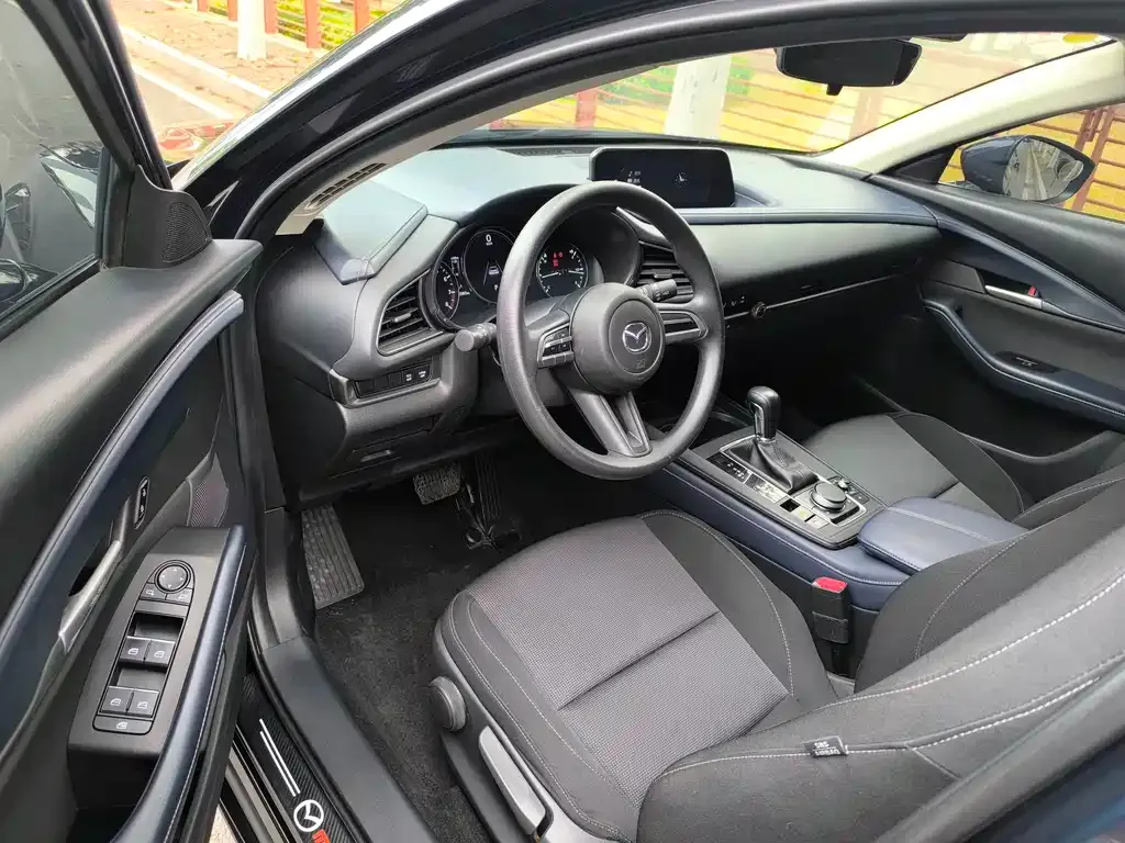 Mazda CX-30 2021 из CN, фото 4
