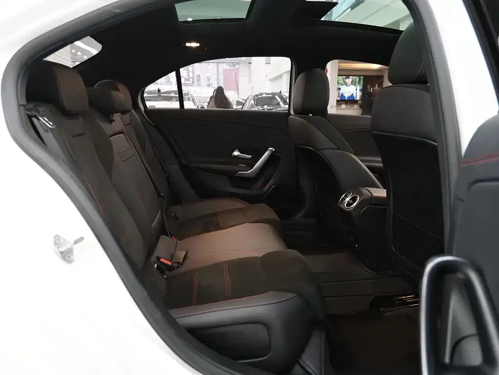 Mercedes-Benz A-Class 2024 из CN, фото 4