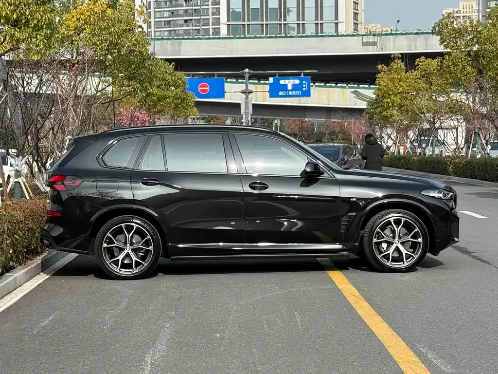 BMW X5 2024 из CN, фото 2