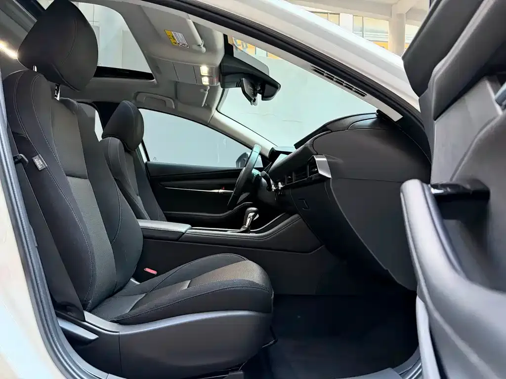 Mazda 3 Axela 2024 из CN, фото 4