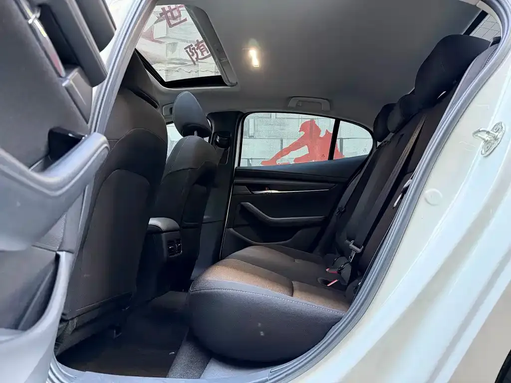 Mazda 3 Axela 2024 из CN, фото 2