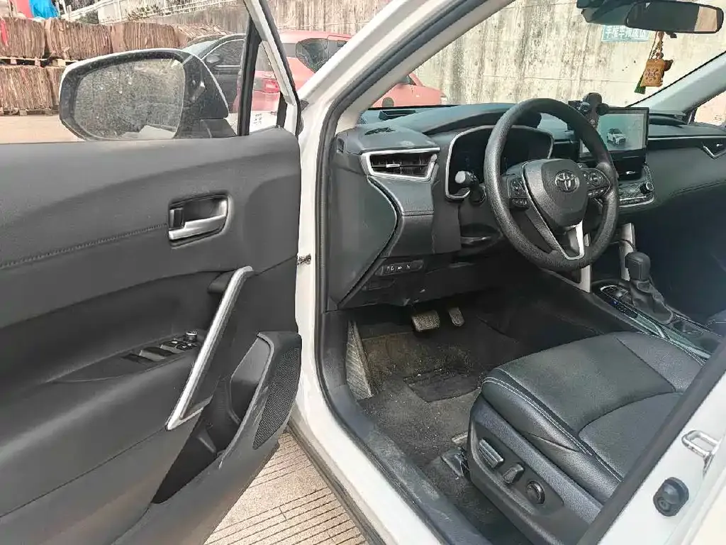Toyota Frontlander 2023 из CN, фото 4