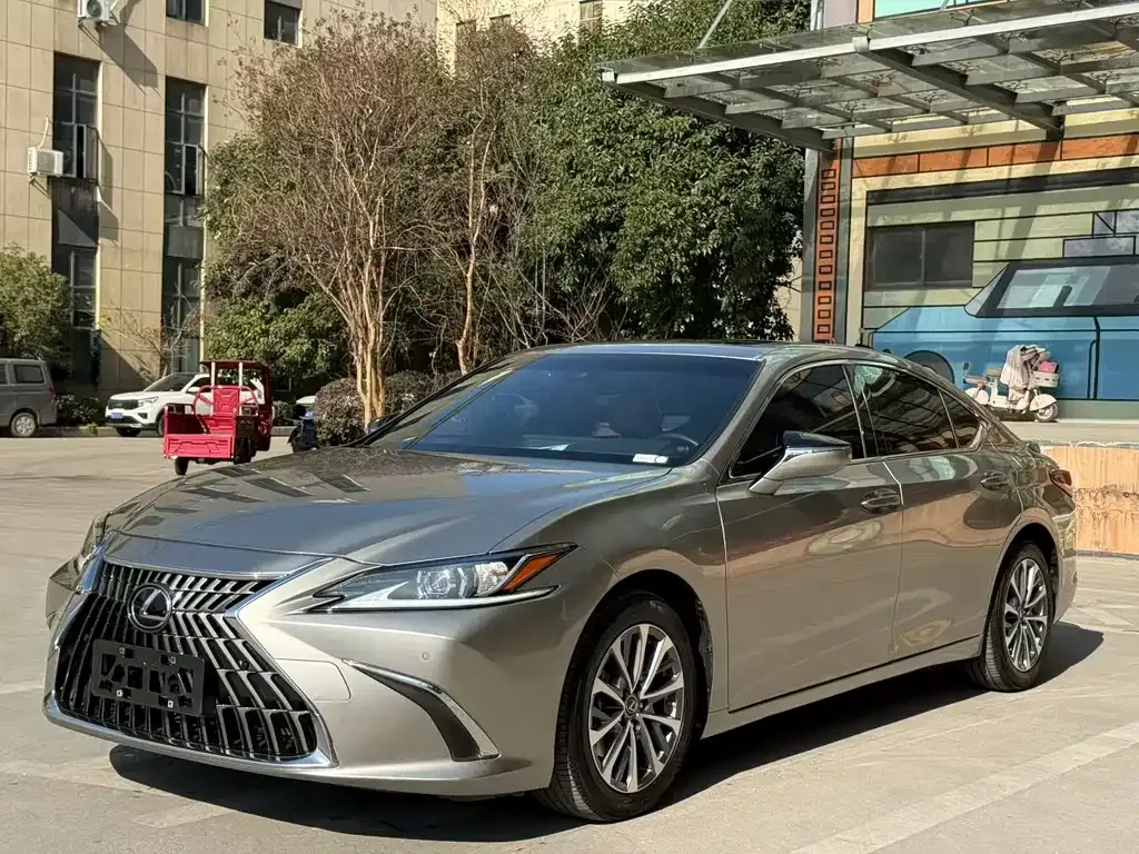 Lexus ES 2023 из CN, фото 1