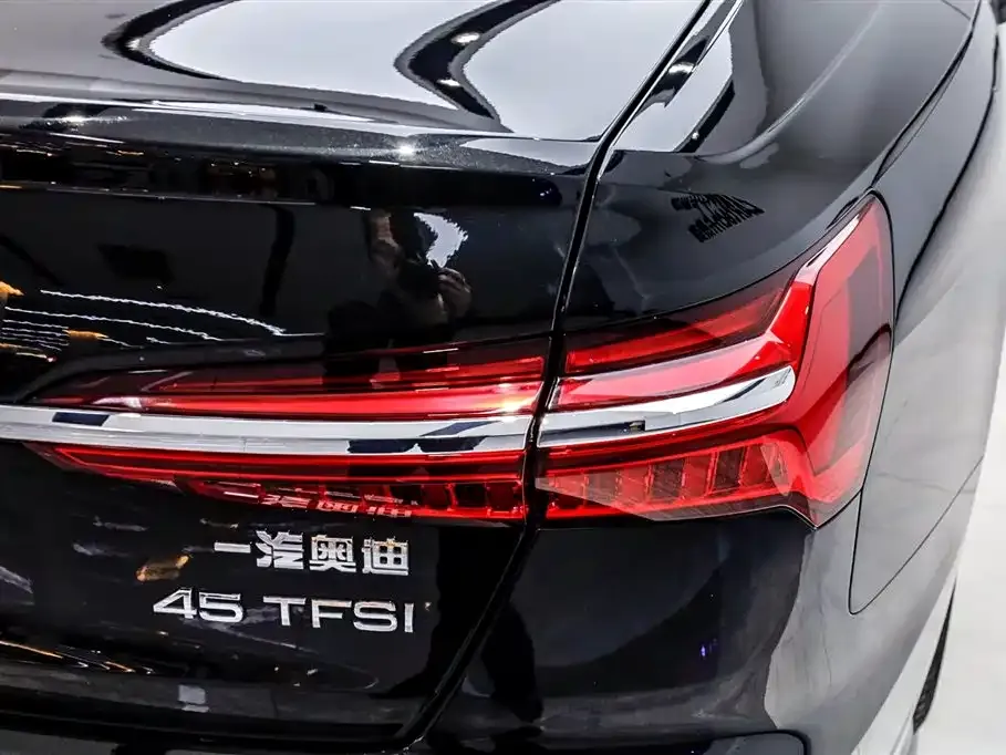 Audi A6L 2023 из CN, фото 8