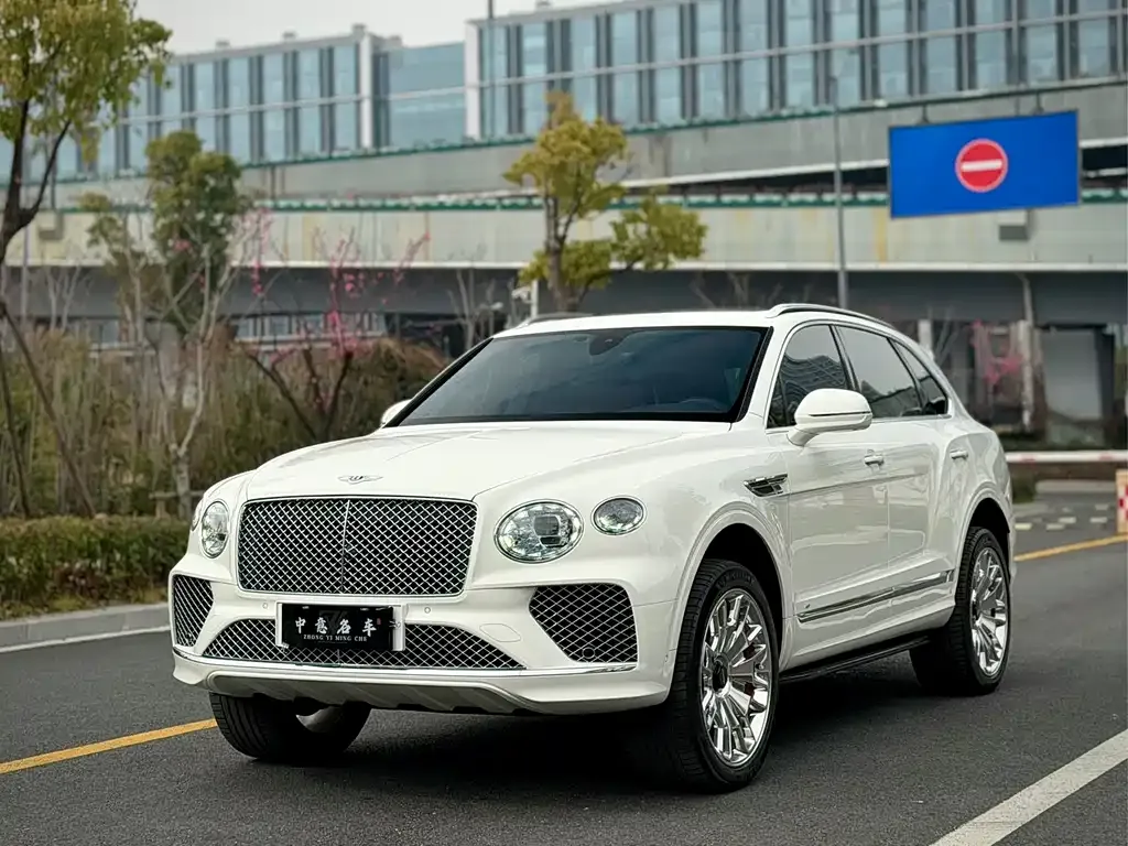 Bentley Bentayga 2021 из CN, фото 1