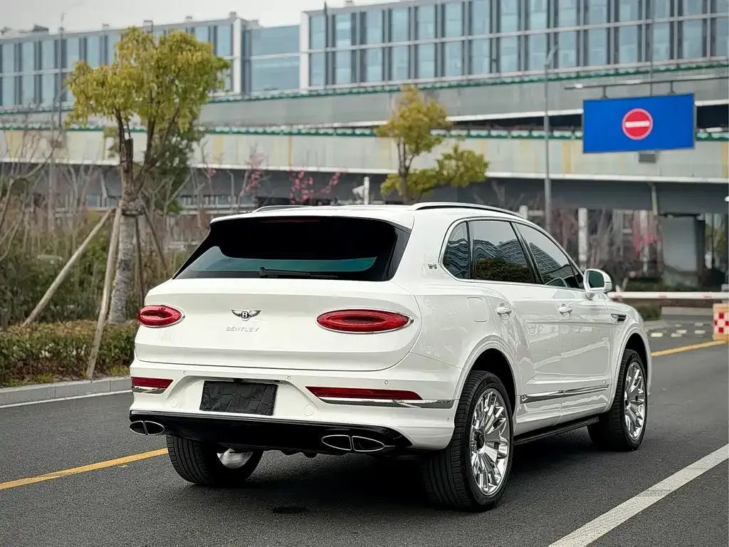 Bentley Bentayga 2021 из CN, фото 10