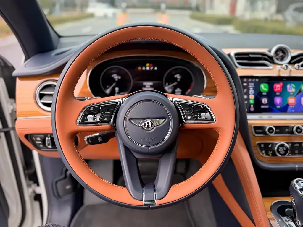 Bentley Bentayga 2021 из CN, фото 3