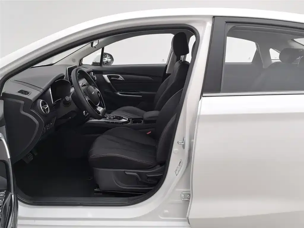 BAIC EU5 2025 из CN, фото 5