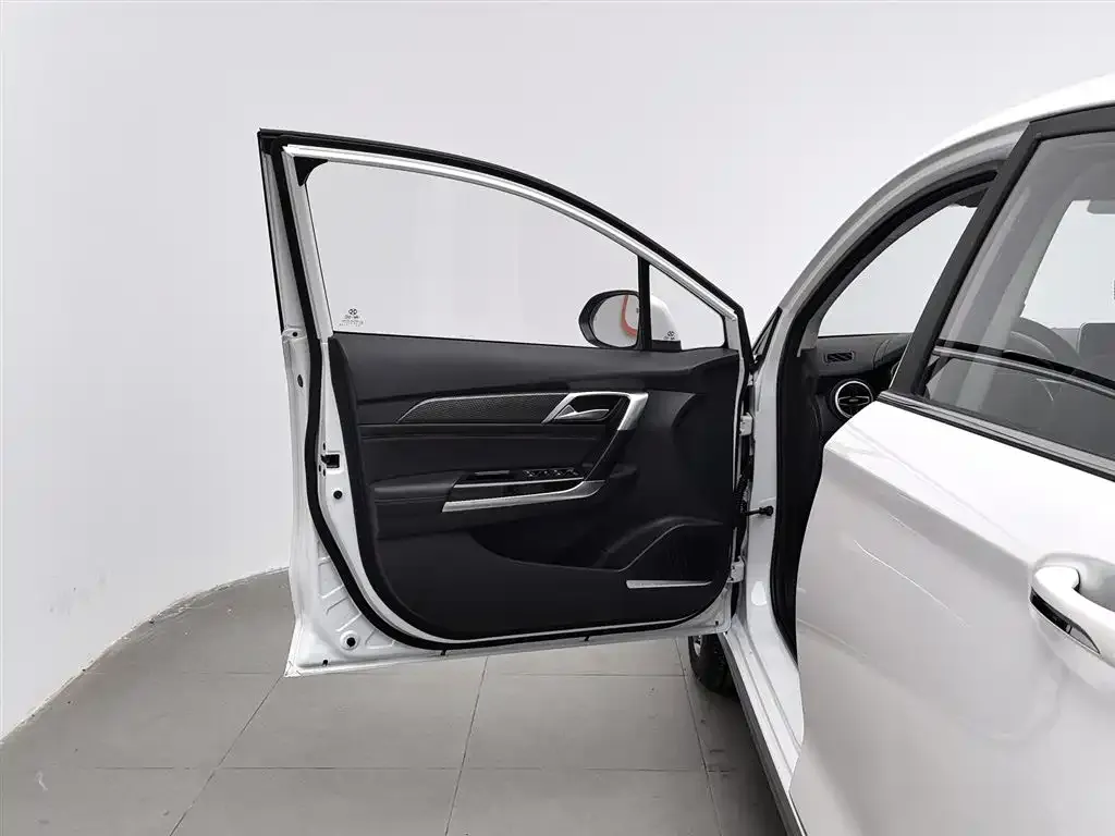 BAIC EU5 2025 из CN, фото 4