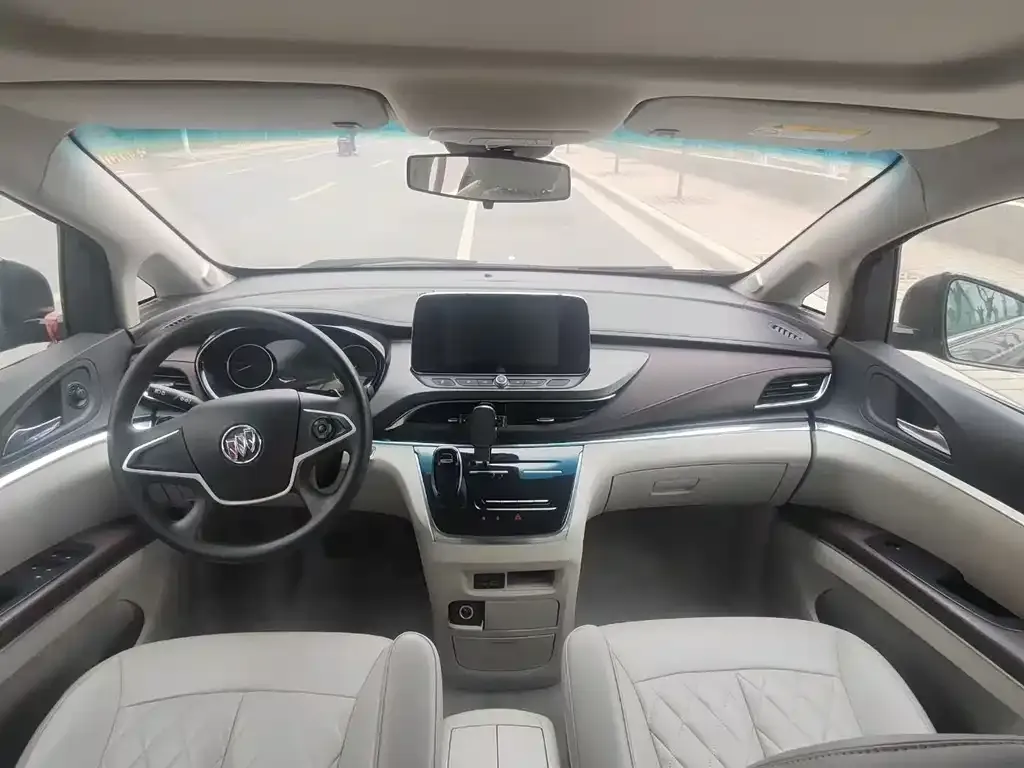 Buick GL8 2023 из CN, фото 2