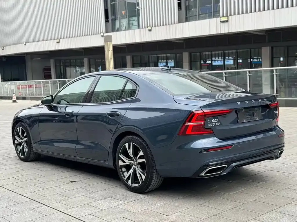 Volvo S60 2022 из CN, фото 10
