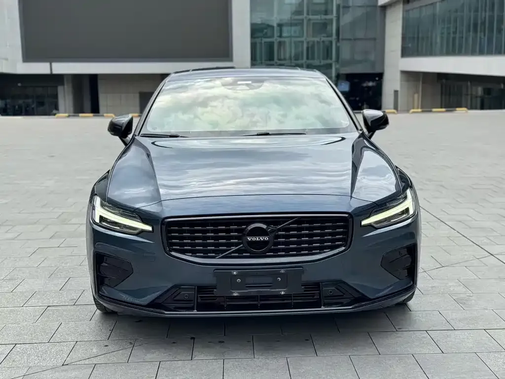 Volvo S60 2022 из CN, фото 8