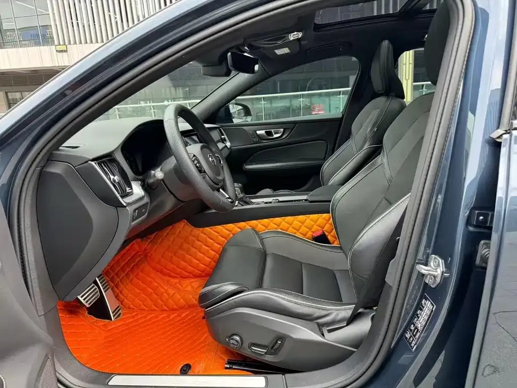 Volvo S60 2022 из CN, фото 6