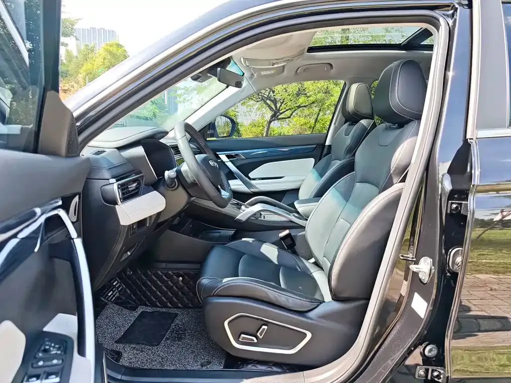 Geely Boyue 2022 из CN, фото 2