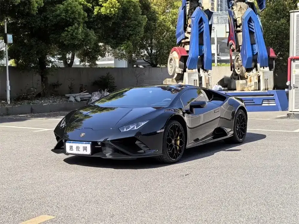 Lamborghini Huracan — фото 1