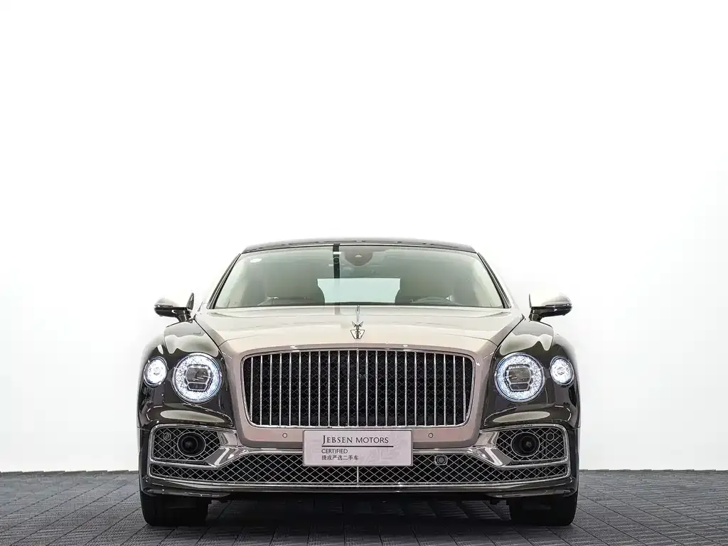 Bentley Flying Spur — фото 1