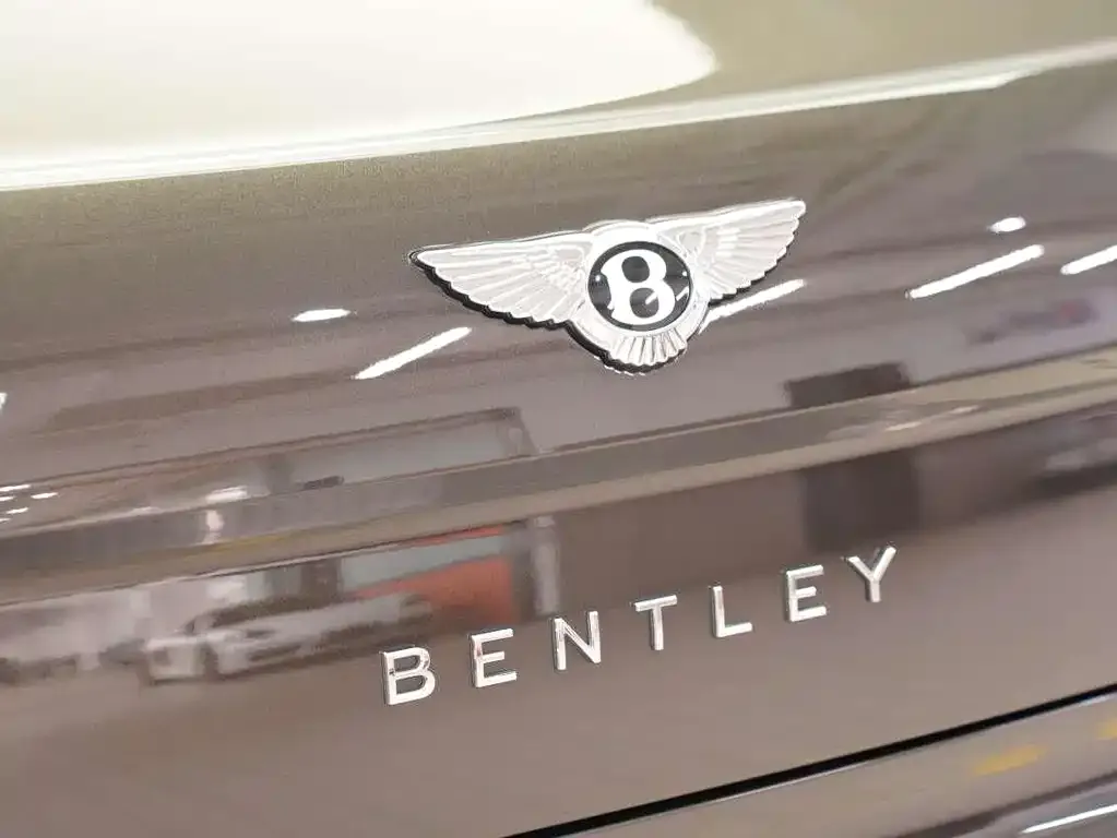 Bentley Flying Spur — фото 2