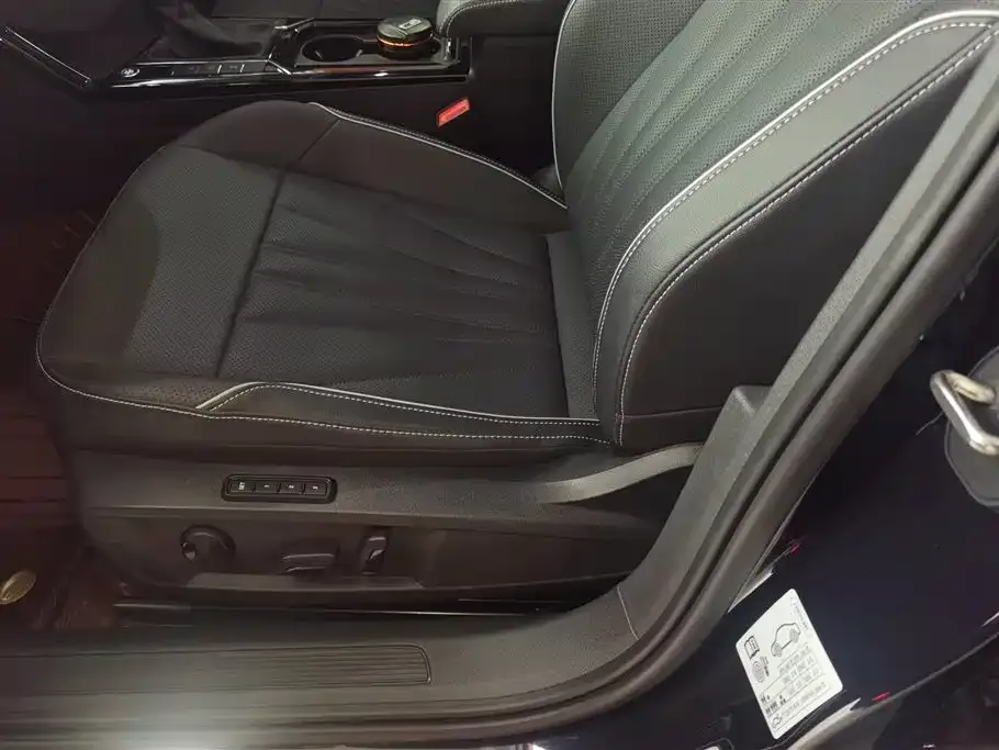 Volkswagen Passat 2024 из CN, фото 4