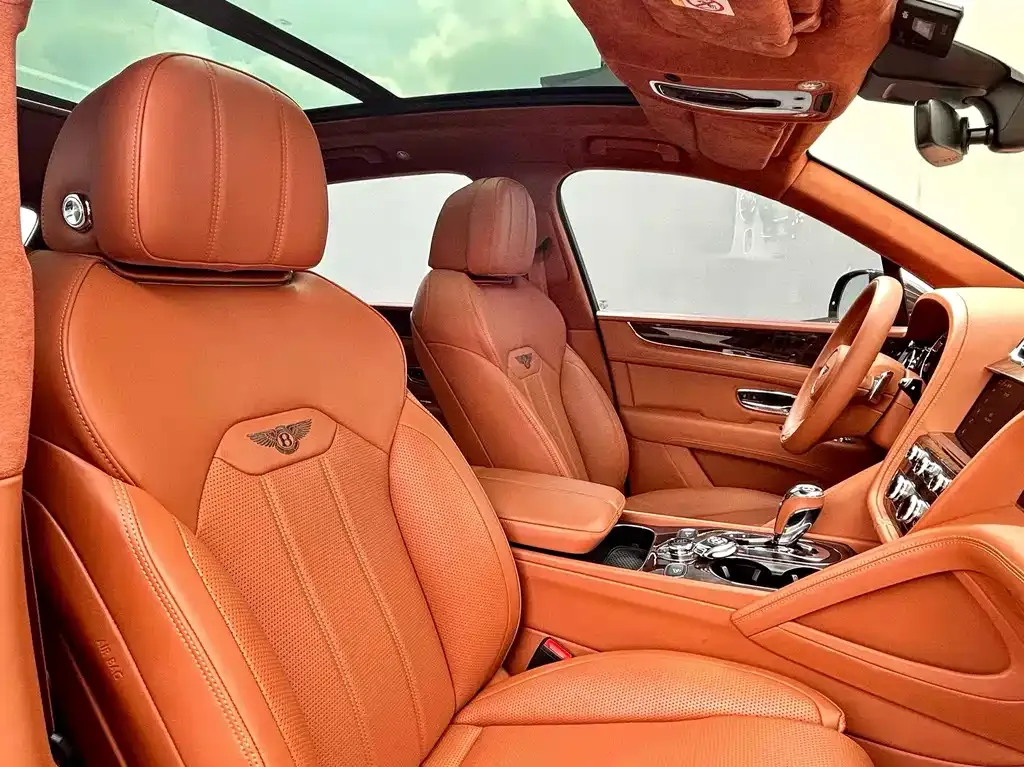 Bentley Bentayga 2022 из CN, фото 4