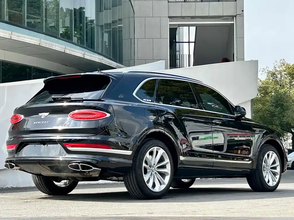 Bentley Bentayga 2022 из CN, фото 2