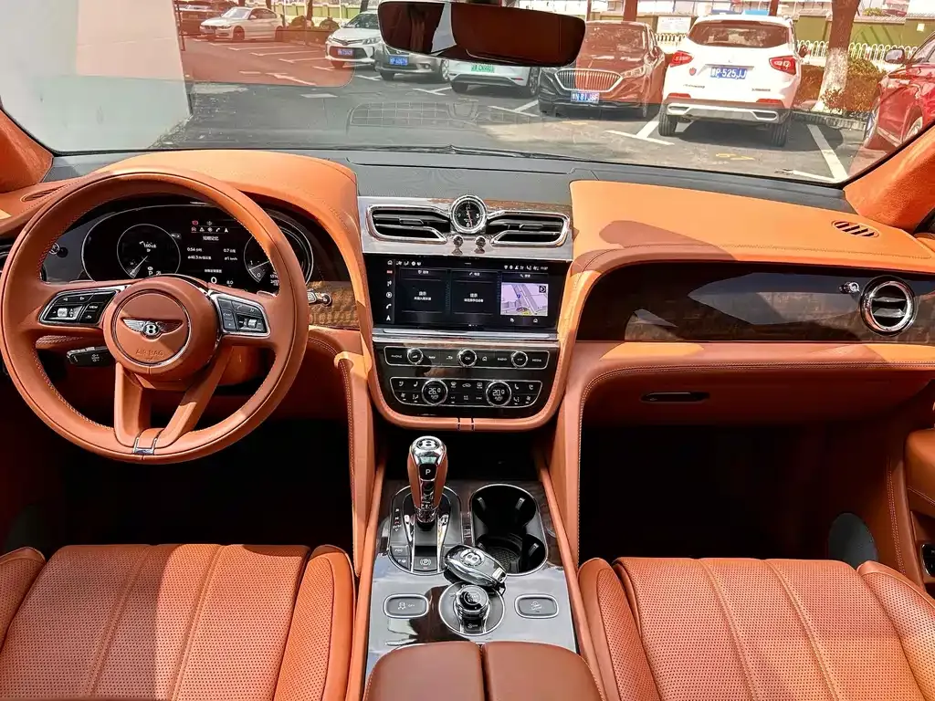 Bentley Bentayga 2022 из CN, фото 10
