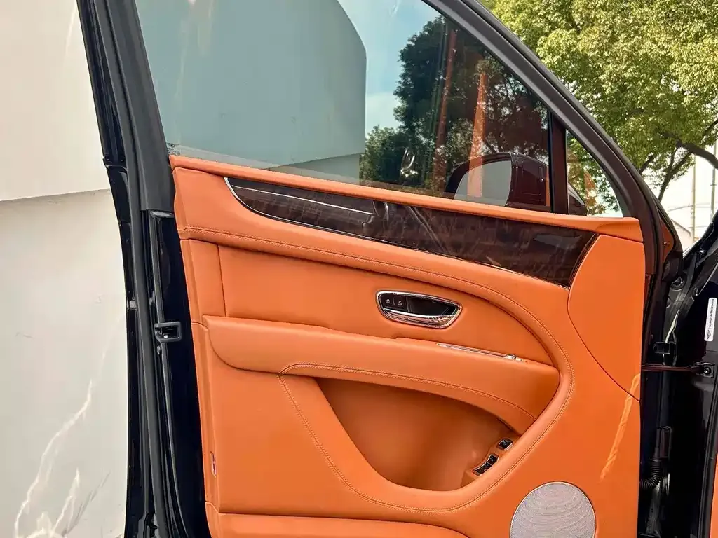 Bentley Bentayga 2022 из CN, фото 5