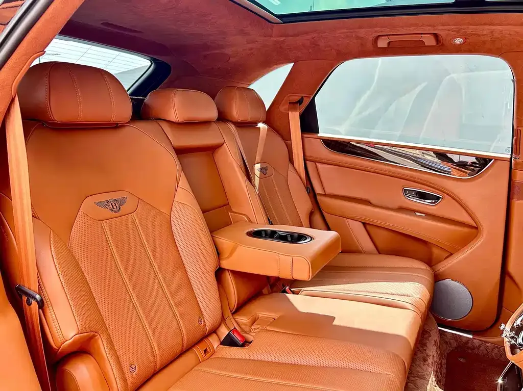 Bentley Bentayga 2022 из CN, фото 9