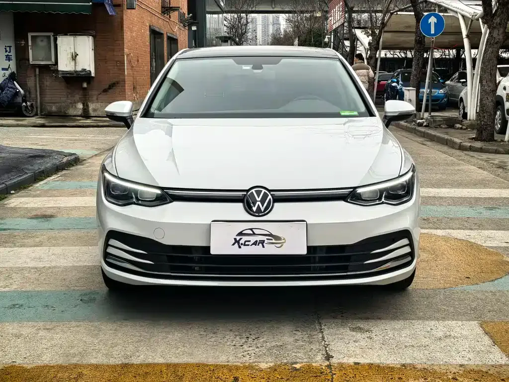 Volkswagen Golf 2023 из CN, фото 3