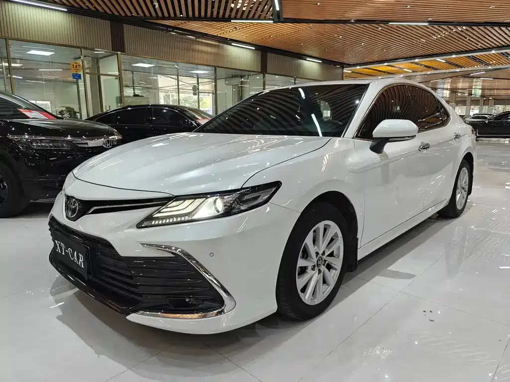 Toyota Camry 2023 из CN, фото 1