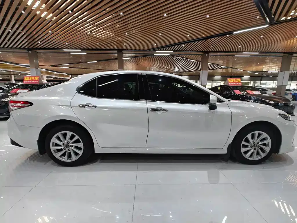 Toyota Camry 2023 из CN, фото 8