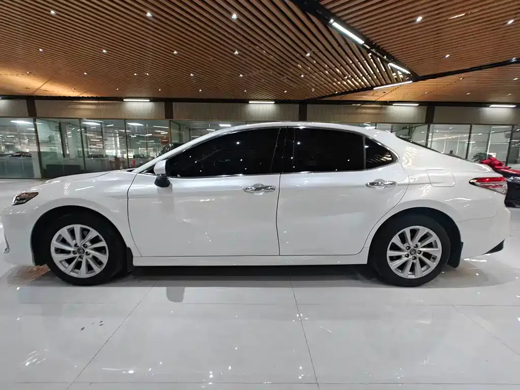 Toyota Camry 2023 из CN, фото 4