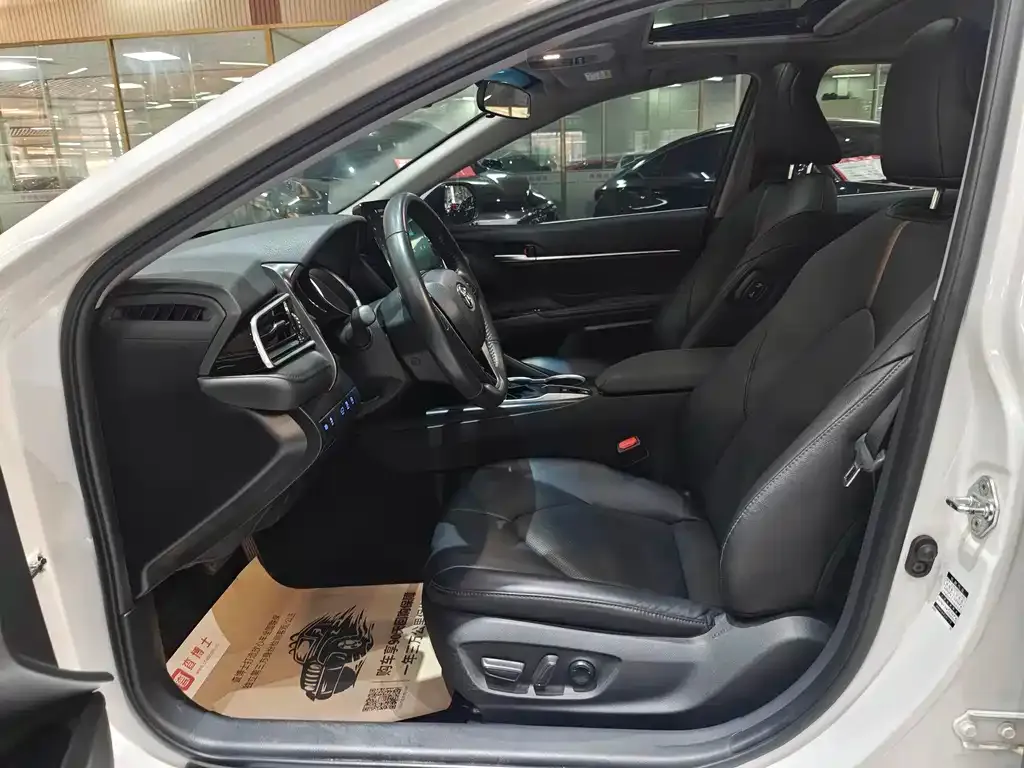 Toyota Camry 2023 из CN, фото 3