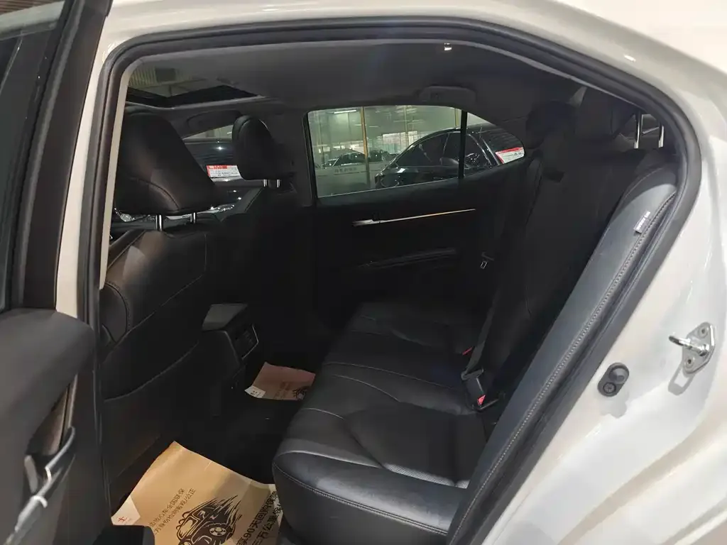 Toyota Camry 2023 из CN, фото 2
