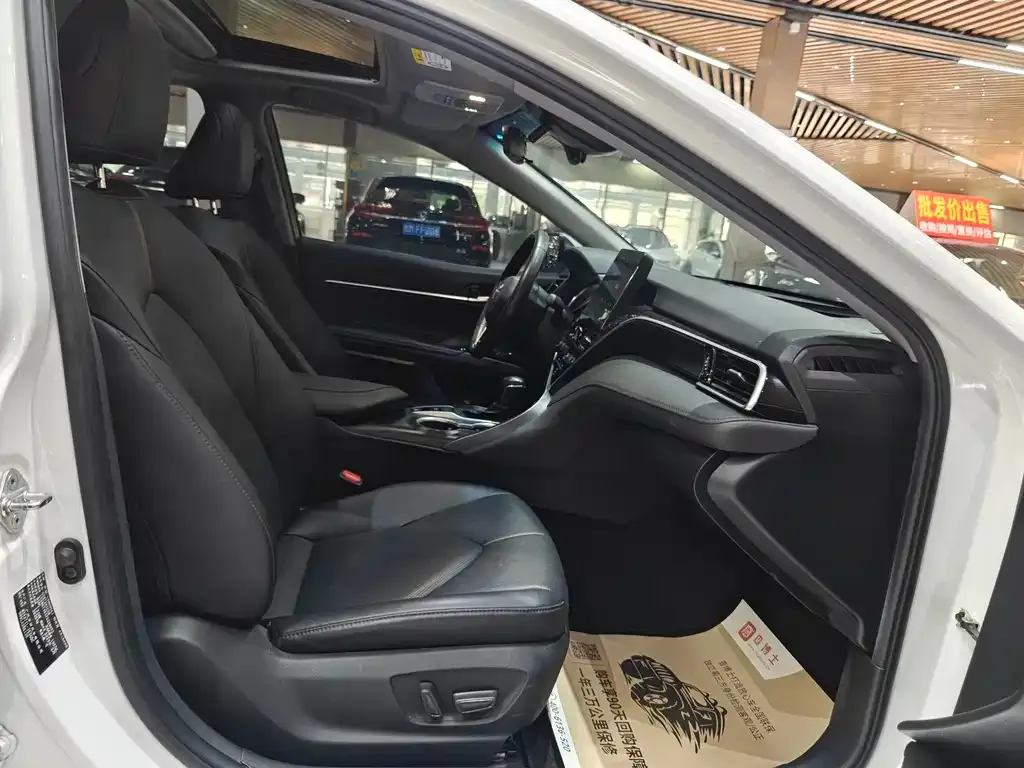 Toyota Camry 2023 из CN, фото 6