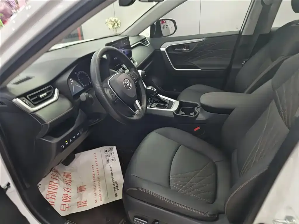 Toyota RAV4 2025 из CN, фото 5
