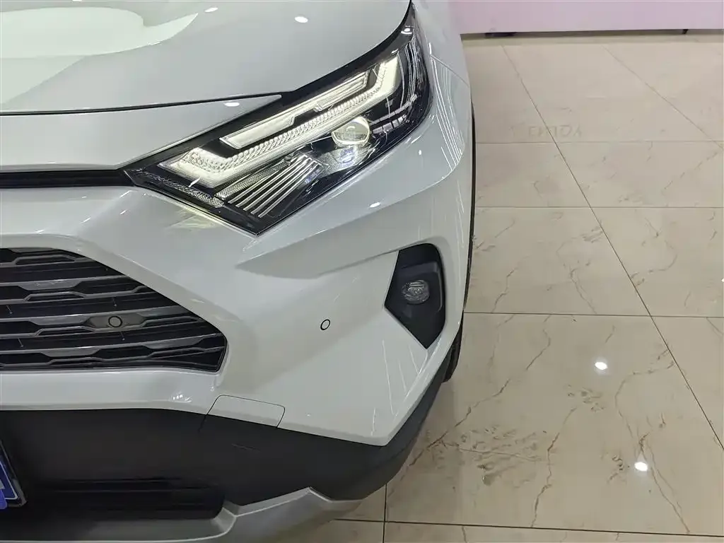 Toyota RAV4 2025 из CN, фото 3