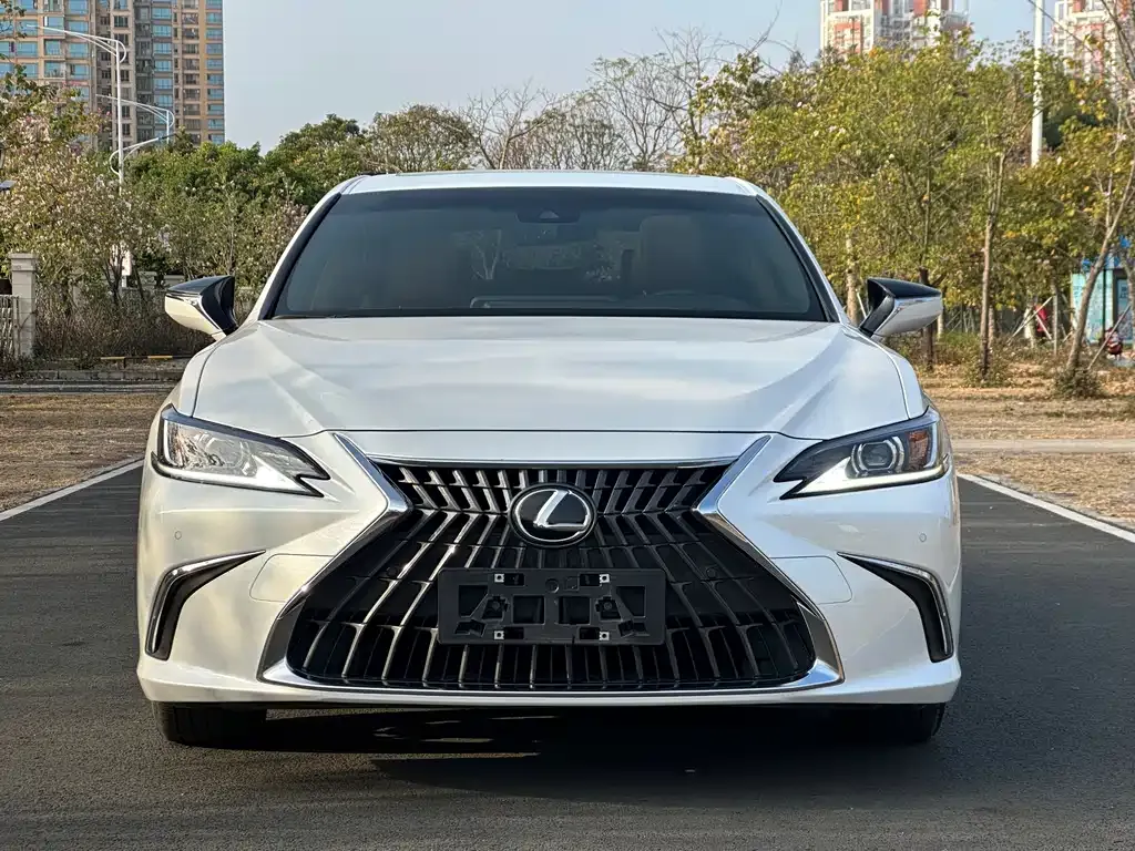 Lexus ES — фото 6