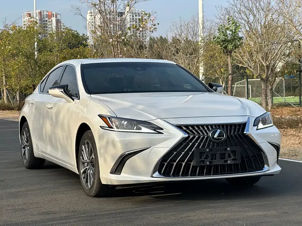 Lexus ES — фото 9