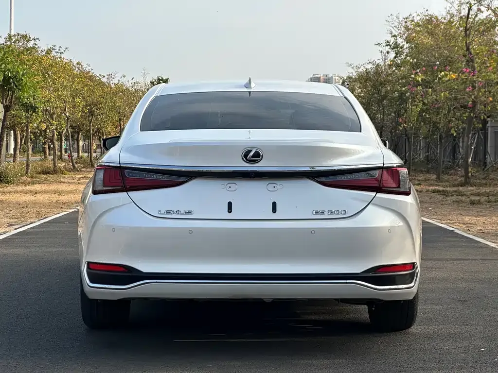 Lexus ES — фото 2