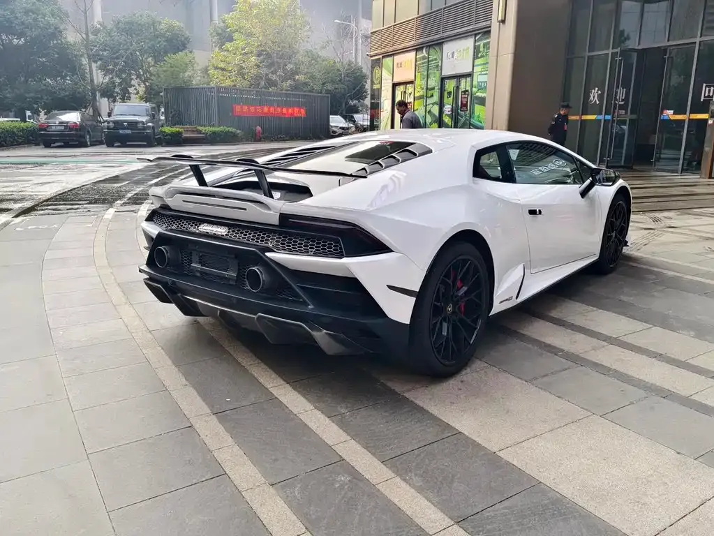 Lamborghini Huracan 2021 из CN, фото 8