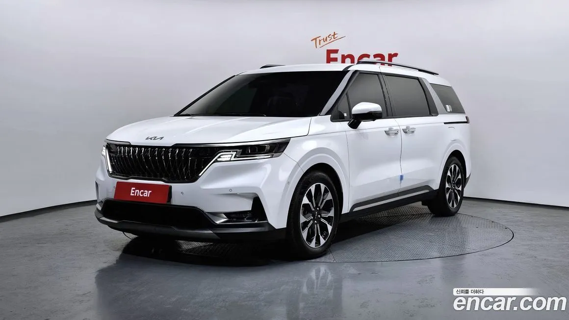Kia Carnival — фото 1