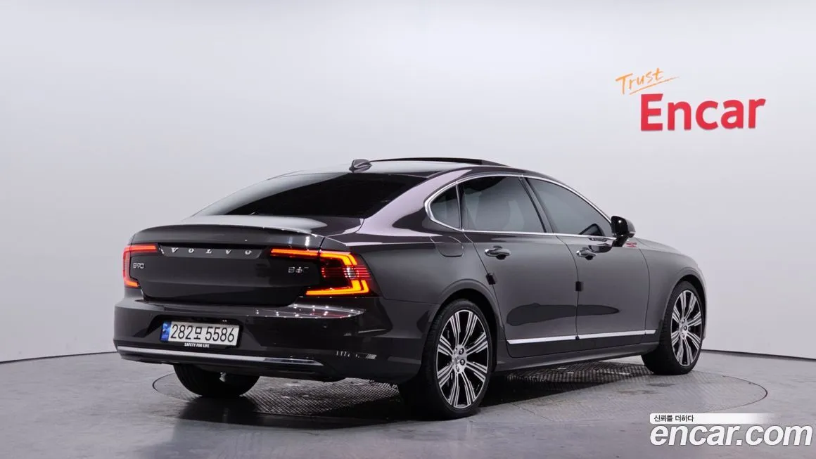 Volvo S90 2023 из KR, фото 4