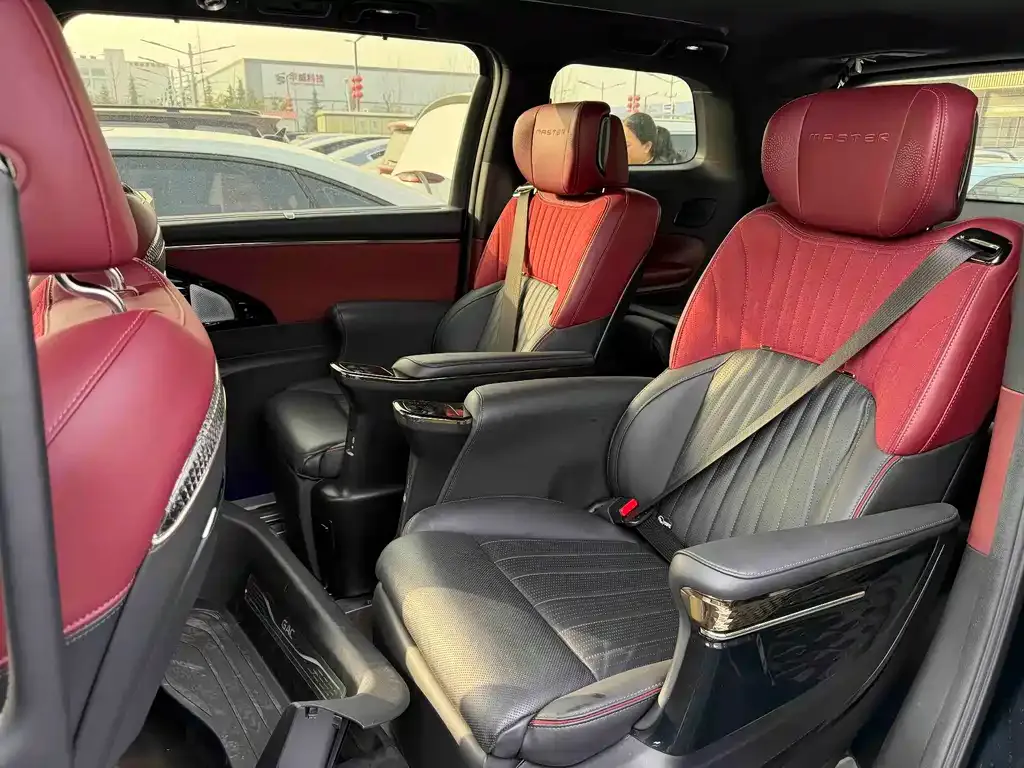 GAC Motor Trumpchi M8 — фото 10