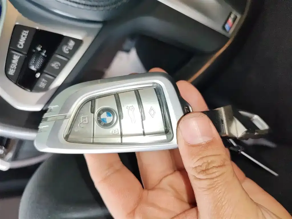 BMW 5 Series 2022 из CN, фото 8